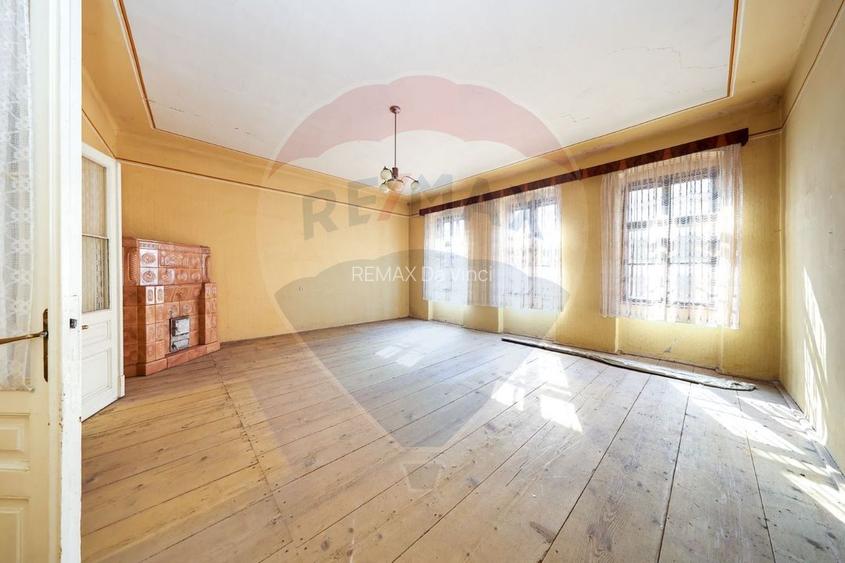 Casă / Vilă cu 10 camere de vânzare în zona Ultracentrală Râșnov - 11