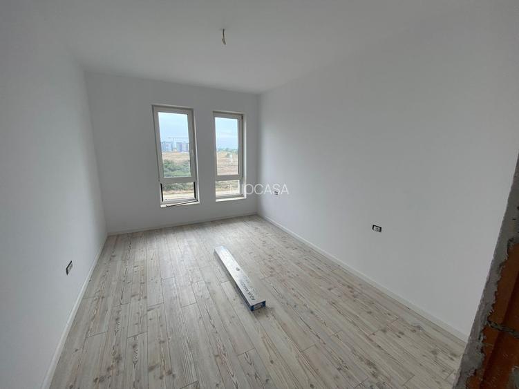 Proprietar. Nou. 3 camere. Etaj 1. Zona Girocului - langa Profi Neptun. - 4