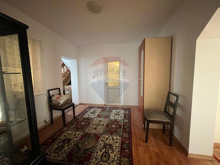 Casa cu 5 camere de vanzare in Priseaca 450 mp teren - 5