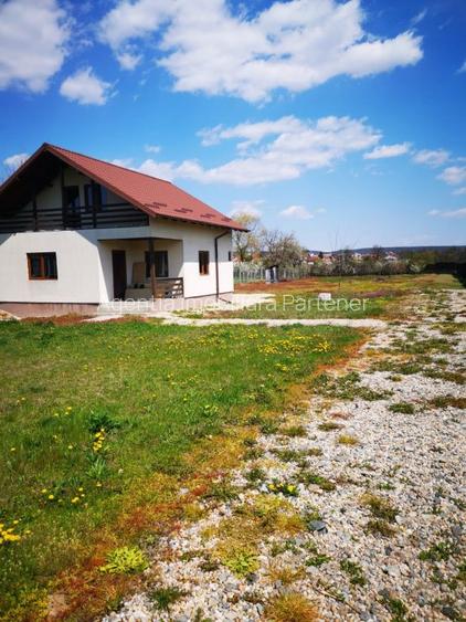 Casa P+E, BASCOV, semifinisata, teren 5044mp - 2