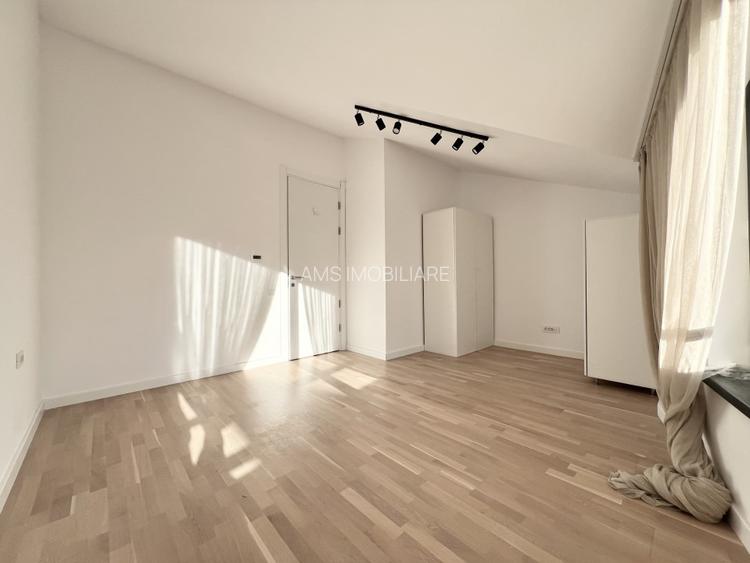 SUPERB / PARTIAL MOBILAT / GRADINA - 34