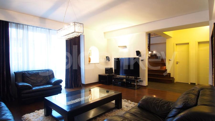 Triplex superb cu 4 camere si terasa generoasa cu priveliste - 3