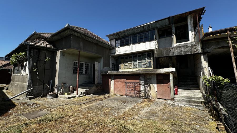 Vanzare Casa P+M Ampoi 3 Garaj 320 mp Teren Imprejmuita la asfalt Pozitie Firma