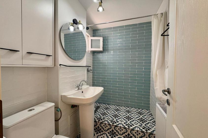 Victoriei - V.Micle 20, apartament 2 camere, mobilat si utilat, 40 mp, etaj 10.