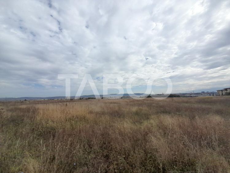 Teren intravilan 2 fronturi de 35 m fiecare 8.000 mp Turnisor Sibiu