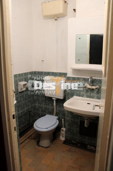 Apartament 3 camere decomandat de 61 mp 2 băi la parter cartier Favorit - Roman - 6