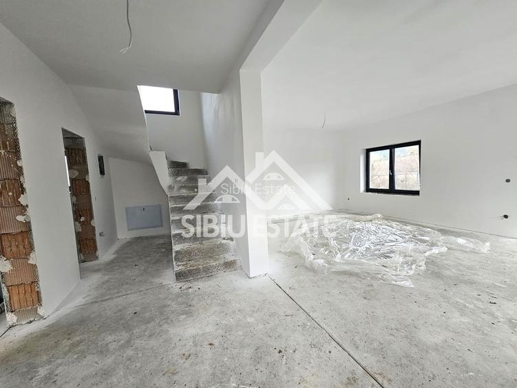 Casa Sibiu, Poplaca 4 camere, 3 bai, terasa si curte NOU - 19