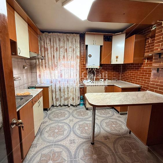 | Apartament cu 4 camere | CENTRU, Fata pe Valuri | 77.000 Euro | - 7