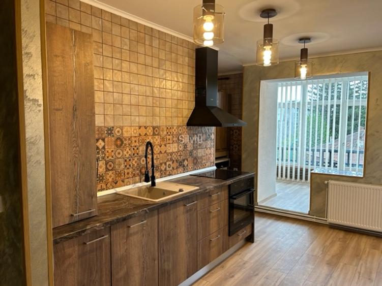 De închiriat apartament 4 camere lux,  centrul civic  - 2