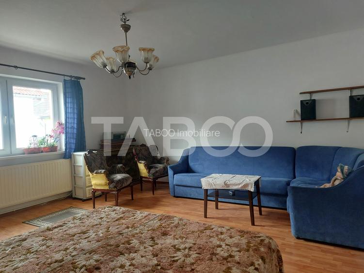 Casa mica 3 dormitoare curte mica 60 mp zona Lupeni Sibiu - 3