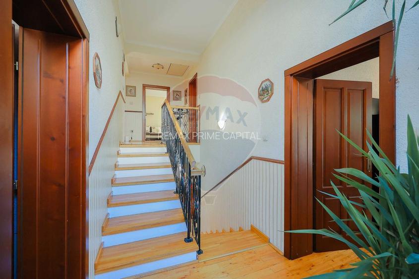 De vânzare vilă cu 7 camere, drum privat, în zona de Dealuri - 20