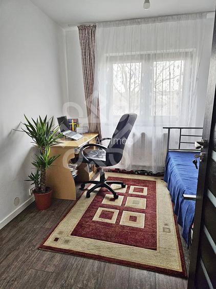 Apartament cu 3 camere, etaj intermediar, in Rogerius - 7