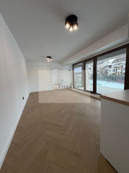 Bloc cu regim redus de înălțime/3 camere/2 băi/Construcție premium
