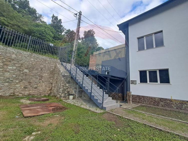 Pensiune Eselnita / 16 camere / Teren - 1448 mp / Ponton - 43