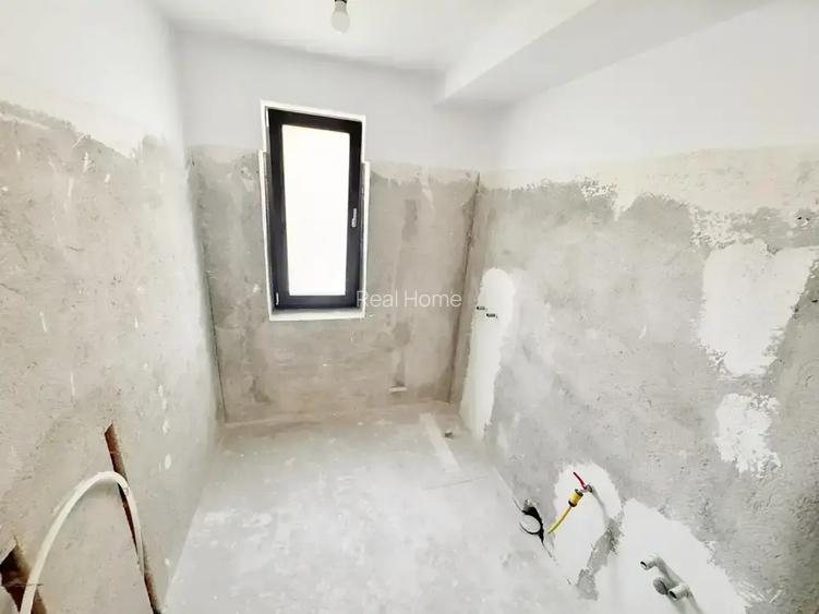 Casa / Vila | 5 camere | Curte 220  mp  | metrou 15 min | - 9