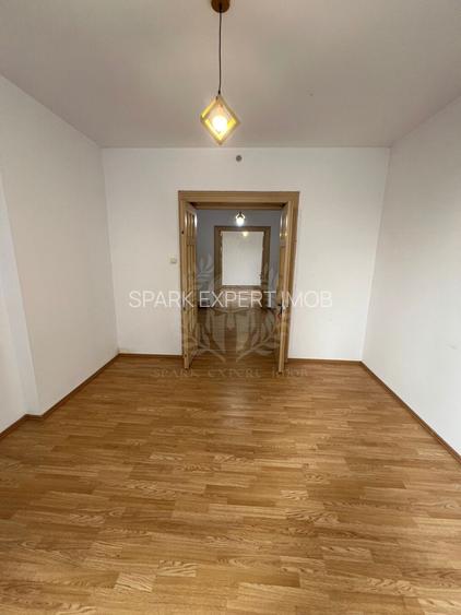 Casa de vanzare, D+P+M in Urlati, zona centrala - 6