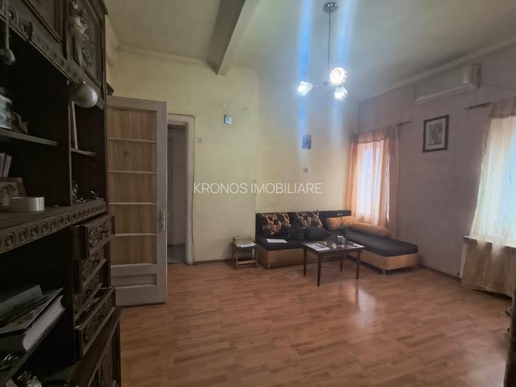 CENTRU VECHI APARTAMENT CU 3 CAMERE 75 MP PRET 152900 EURO - 2