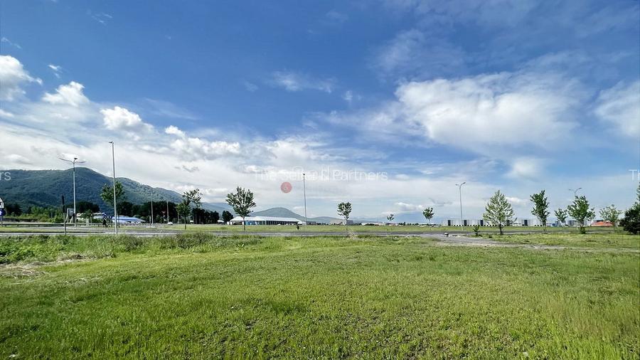 Teren intravilan - Zona Comerciala de interes - 11