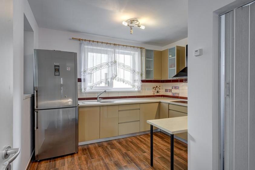 Vilă Spațioasă de Închiriat în Crevedia – Ideală pentru Familie (P+1+M) - 10