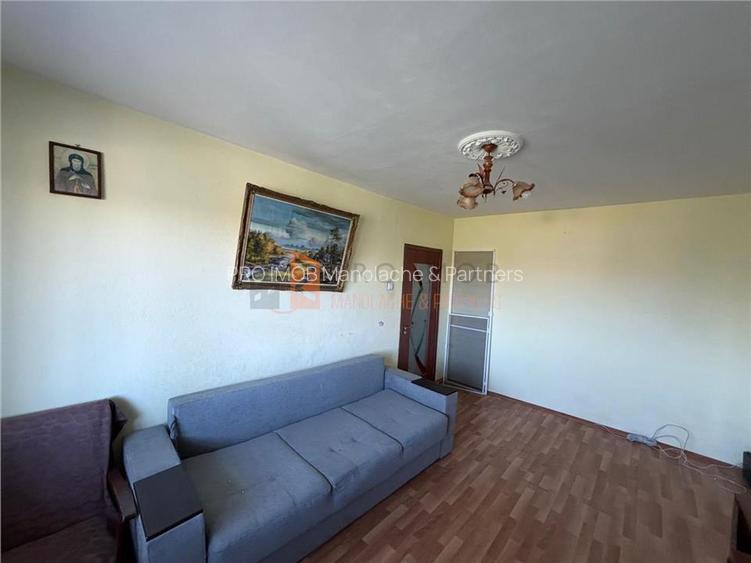 Apartament 2 camere cf 1 semidecomandat zona Crang - 2