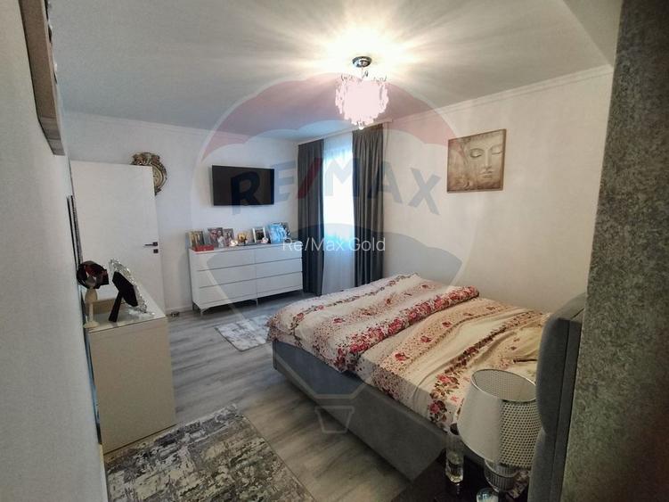 Casă / Vilă cu 5 camere - la 2 minute de Complex Cosmopolis - 15