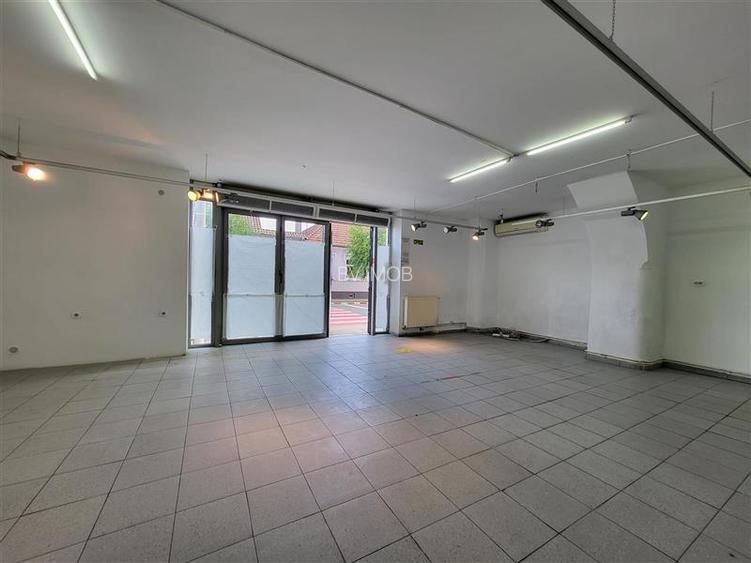 Vanzare spatiu comercial, Ghimbav, Central langa Primarie, vitrina - 4