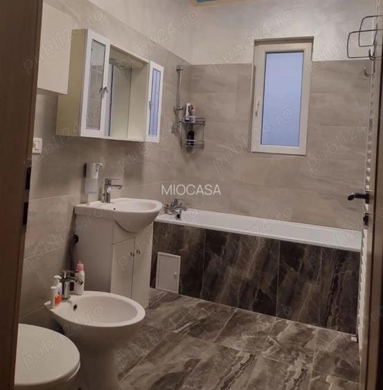 Gradina proprie. Decomandat. La asfalt. - 8