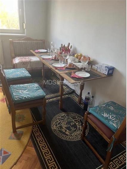 Apartament 4 camere etaj 3 cu centrală propie - 3