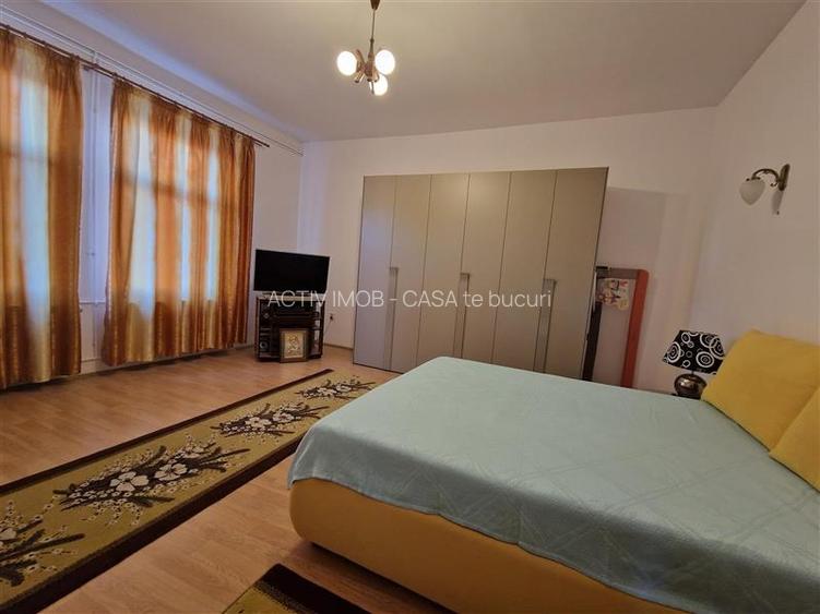 Casa P+E, suprafata utila 446.66 mp, teren 866, pretabila - clinica, restaurant, - 3