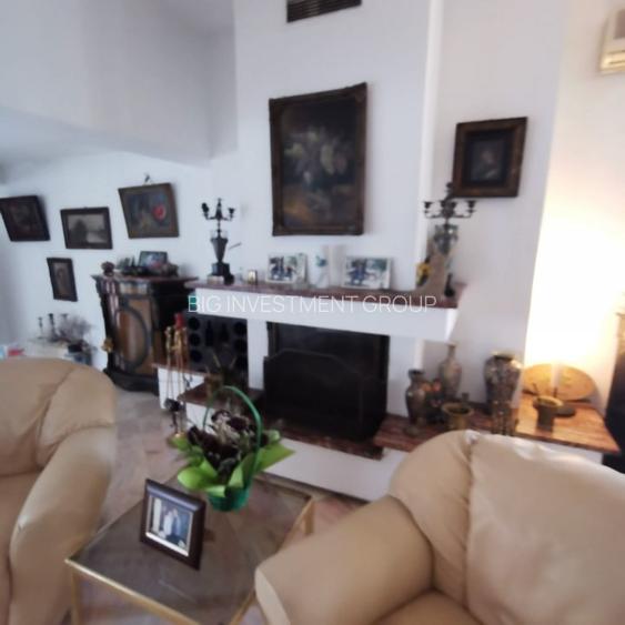 vila cu scara interioara, semineu,terasa mare, strada linistita - 3