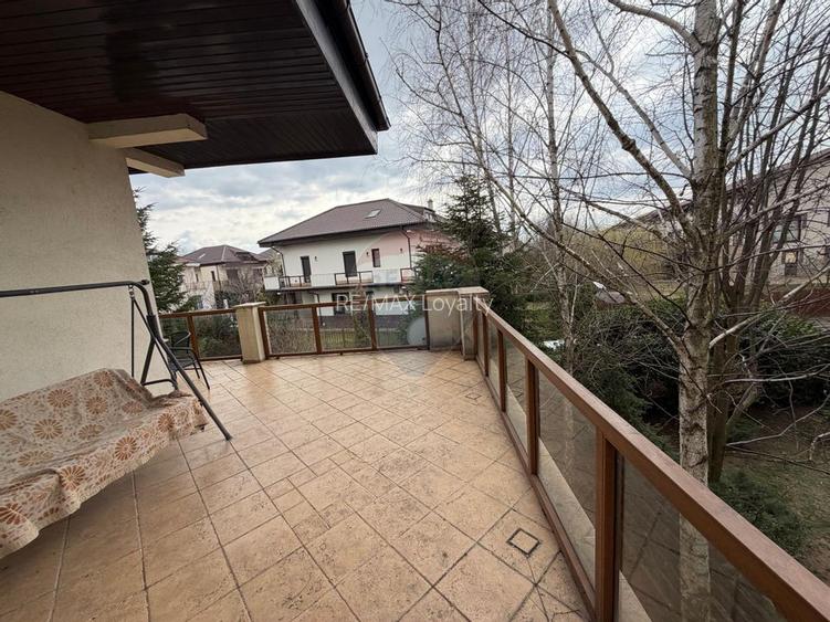 De vanzare Casă / Vilă cu 9 camere la lac cu piscina - 22