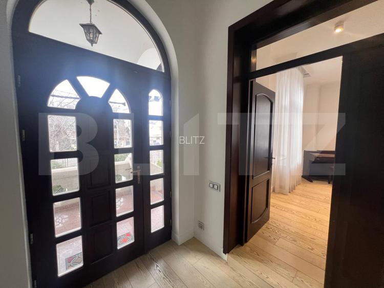 Casa interbelica, 405 mp utili, curte 1121 mp, zona 1 Mai - 5