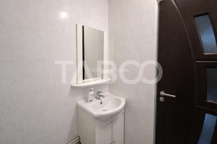 Garsoniera decomandata de vanzare in Terezian etajul 1 - 4