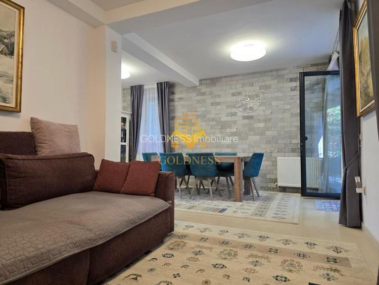 Casă modernă de vânzare, curte, 6 camere, parcare, Zona Vivo, Florești - 5