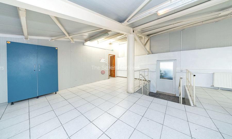 Platformă industrială cu 2 hale și sediu administrativ – teren 3.871 m - 28