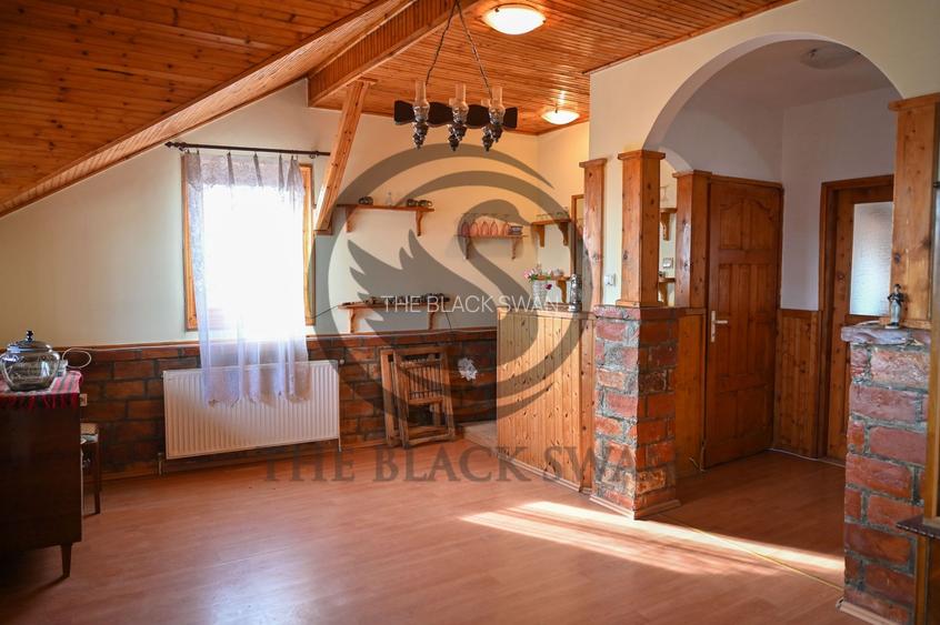 Casa cu 7 camere de vanzare | Zona Centrala, Baicoi | Comision 0% - 6