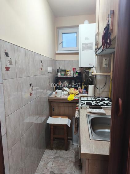 De vanzare apartament 1 camera,semicentra,mobilat si utilat,etajul 3,frumos. - 2