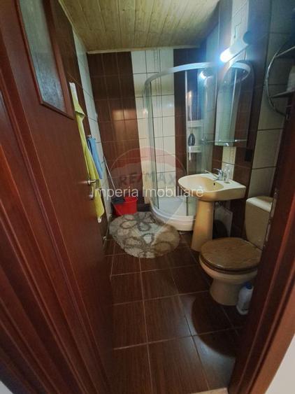 3 camere de închiriat, zona Spitalul Județean - 8
