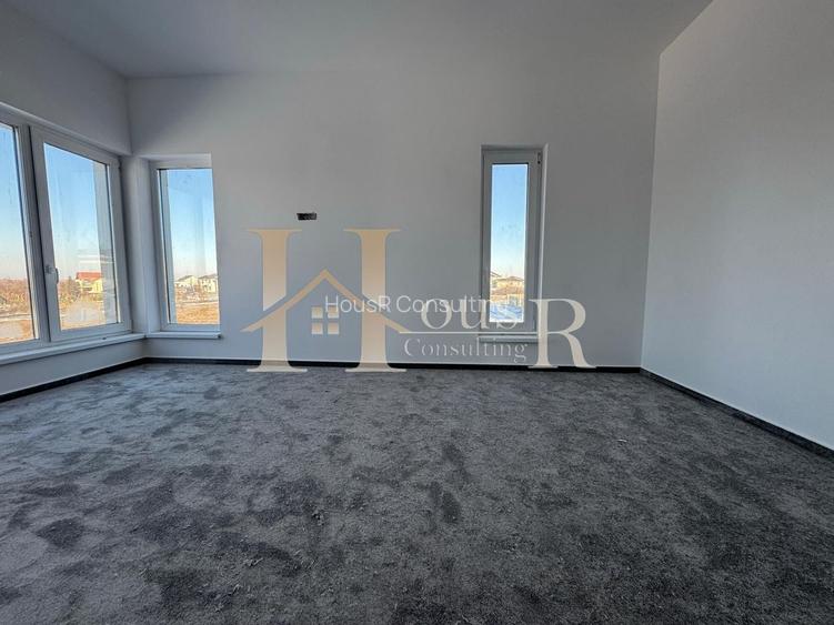 4 camere.Despartit prin camera tehnica.Proiect Deosebit - 12