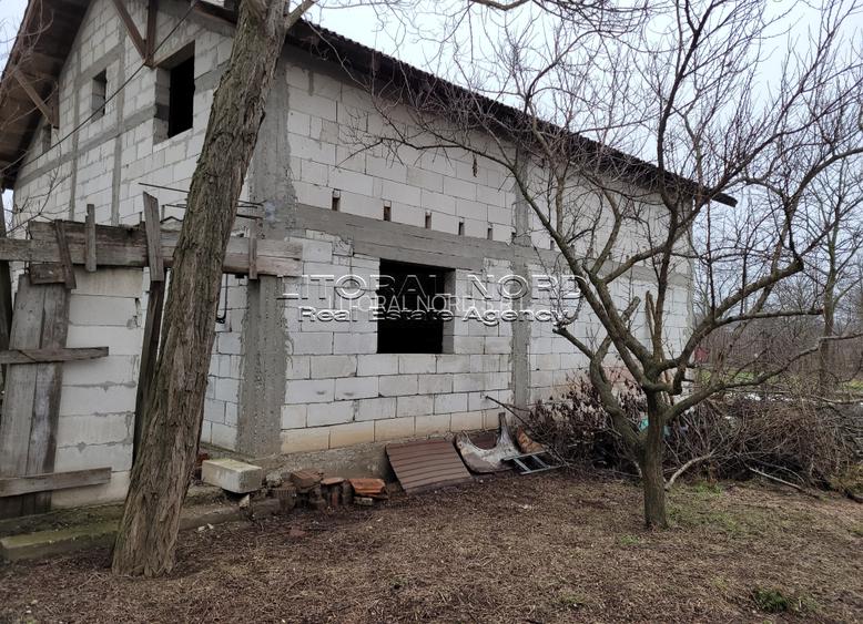 Exclusivitate - Valu lui Traian, imobil P+M, teren 549 mp, front stradal 21,95 m - 3