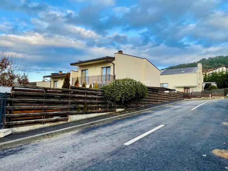 Casa tip duplex 3 dormitoare, mobilata complet, teren 275 mp/ strada Narciselor - 20