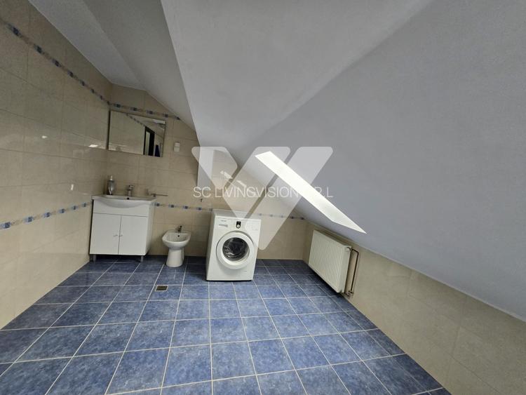 Apartament tip mansarda 3 camere de vanzare Zona Strand - 5