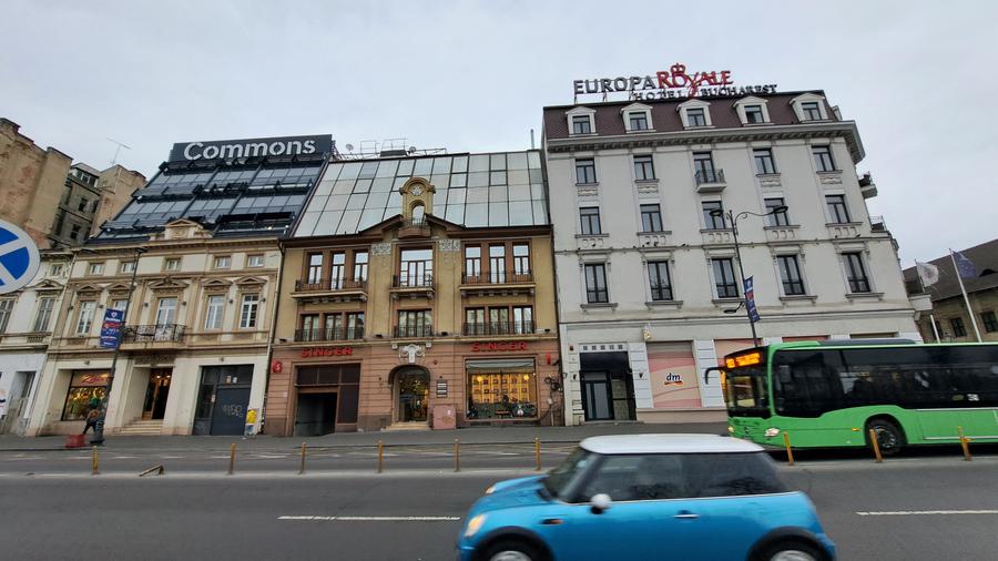 SPATIU COMERCIAL STRADAL ULTRACENTRAL CU VITRINA CU EXPUNERE STRADALA SI VAD