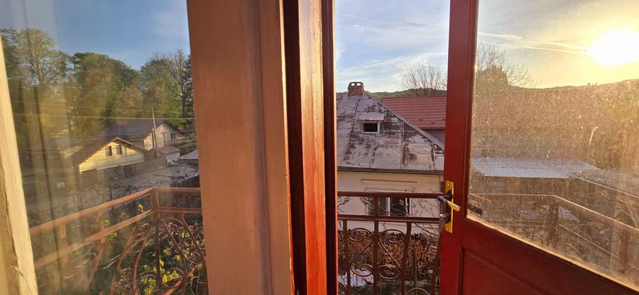 Pucioasa Dambovita, zona centrala, vanzare casa si teren