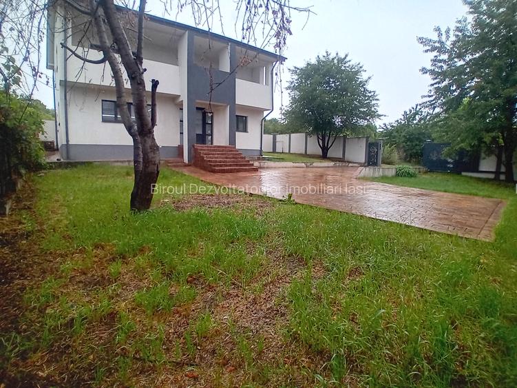 Casa  mare, luminoasa, spatioasa cu 5 camere, doua bai, 400 mp teren, Bucium - 24