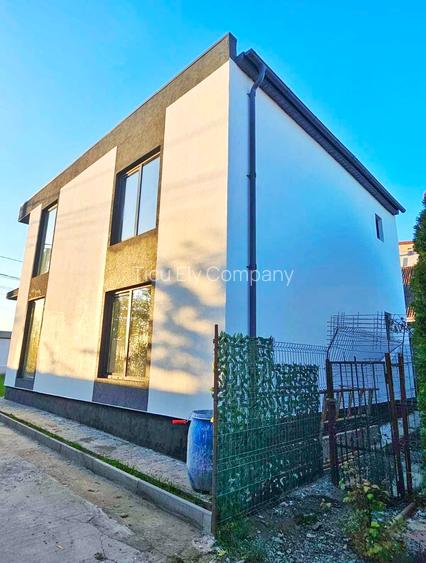 Vindem vila in Navodari zona de case - 5