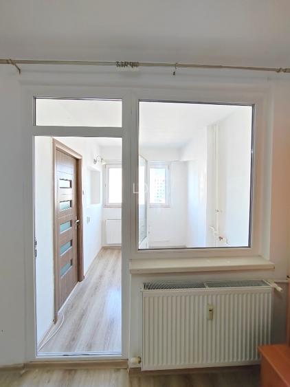 Proprietar vand garsoniera la etaj intermediar  - 2