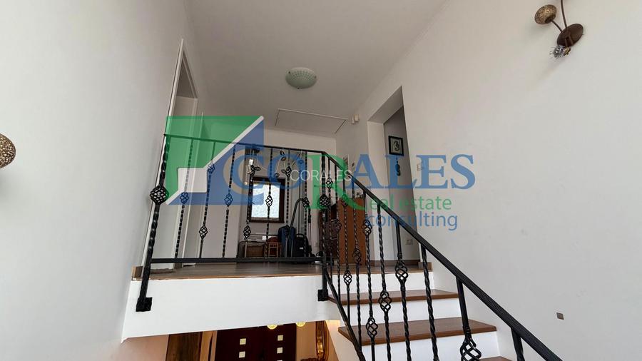 Casa Individuala, dormitor la parter,  mobilata si utilata. Piscina! - 11