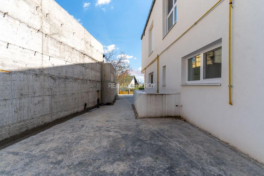 Casă / Vilă cu 6 camere de închiriat în zona Dambul Rotund - 9