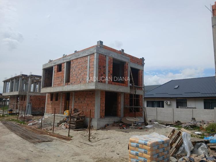 Case P+1  moderne, absamblu cu intrare privata si avansat ca si constructie - 6